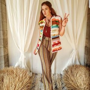 True Vintage 70's Rainbow Knitted Vest!✌🌈